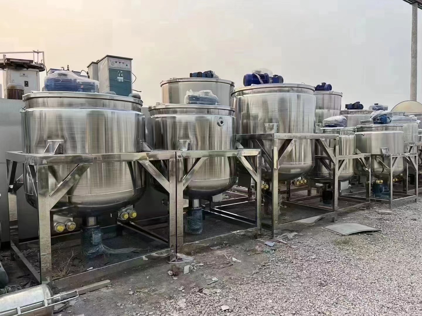 
商丘民权二手不锈钢螺带混合机厂家直销价格实惠高效节能设备质量保证