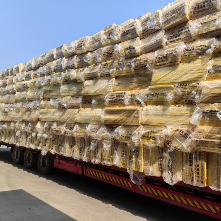 菏泽离心玻璃棉保温板/超细玻璃棉卷毡加工