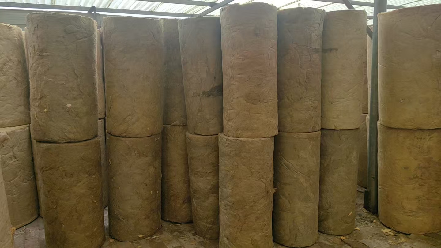 汕尾隔热岩棉保温管施工要求-实时反馈/全+镜+派+送