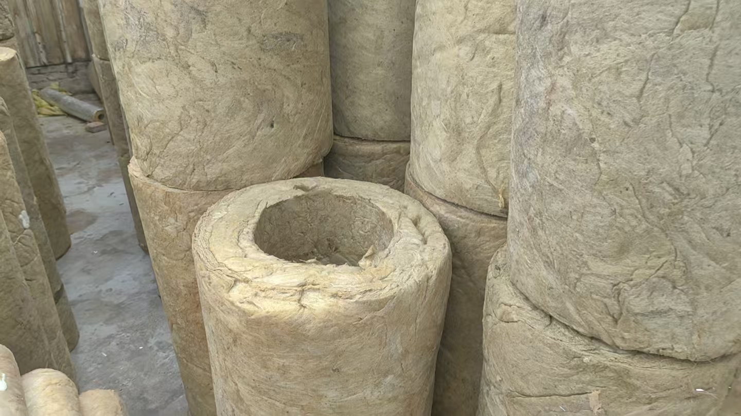 岳阳憎水岩棉保温管施工要求-实时反馈/全+镜+派+送