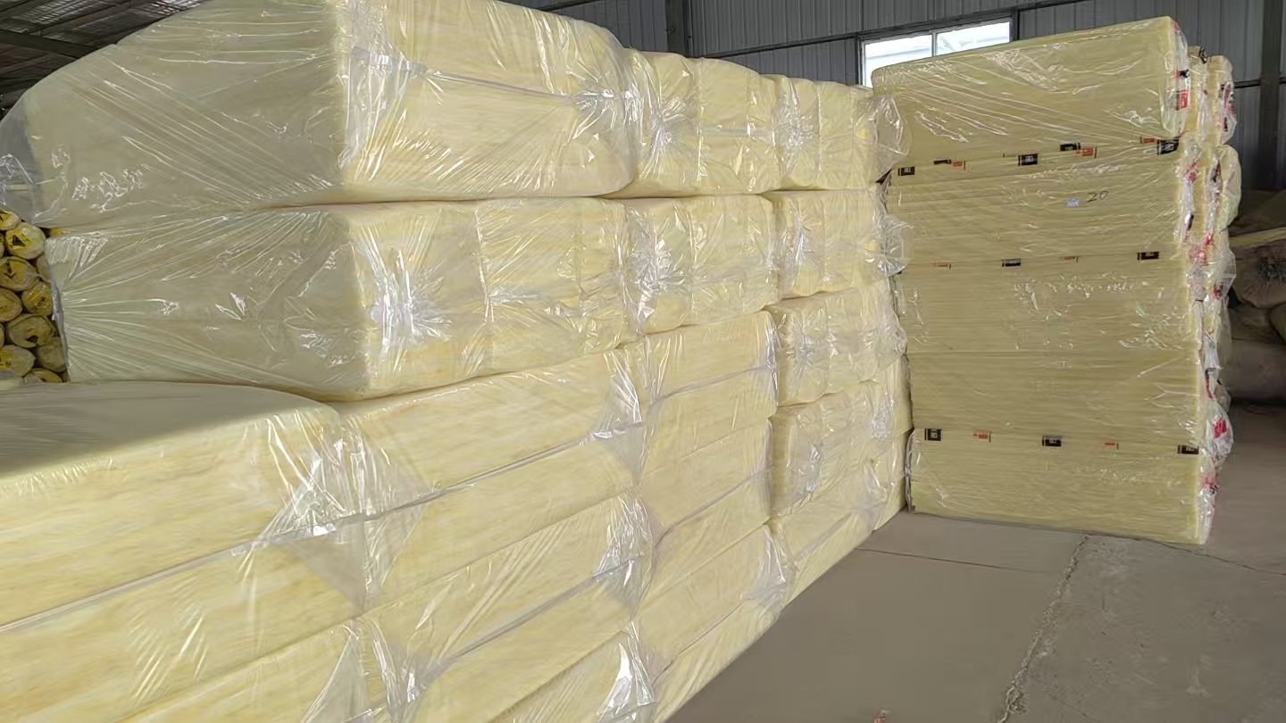 汉中憎水玻璃棉板/超细玻璃棉卷毡供货