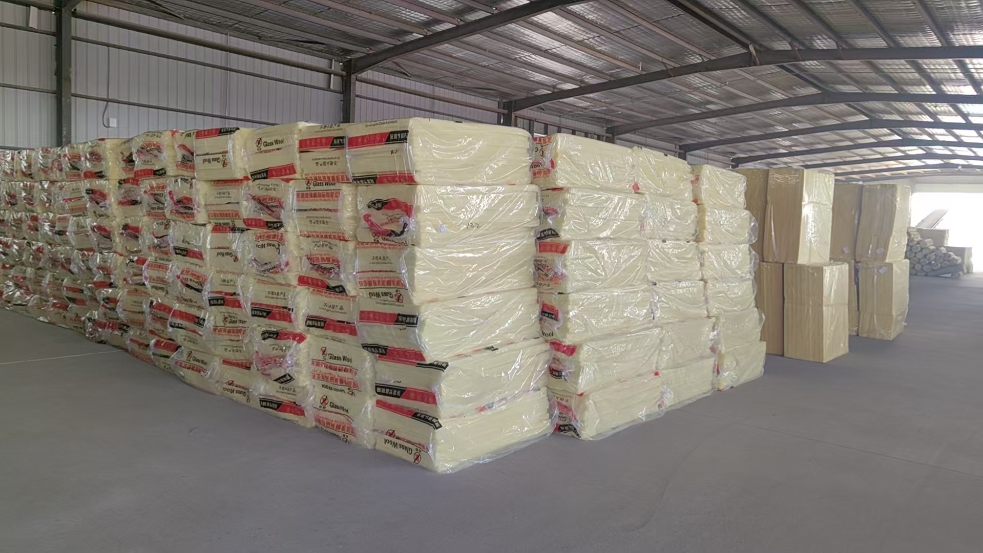 平凉保温玻璃棉板/超细玻璃棉卷毡供货