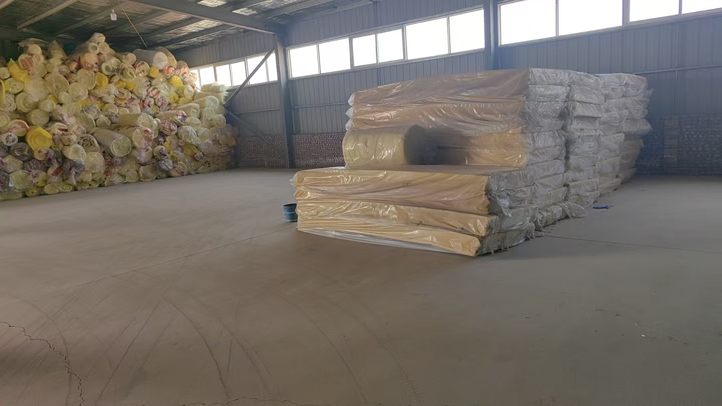 阿勒泰隔热玻璃棉板/隔热玻璃棉卷毡供应