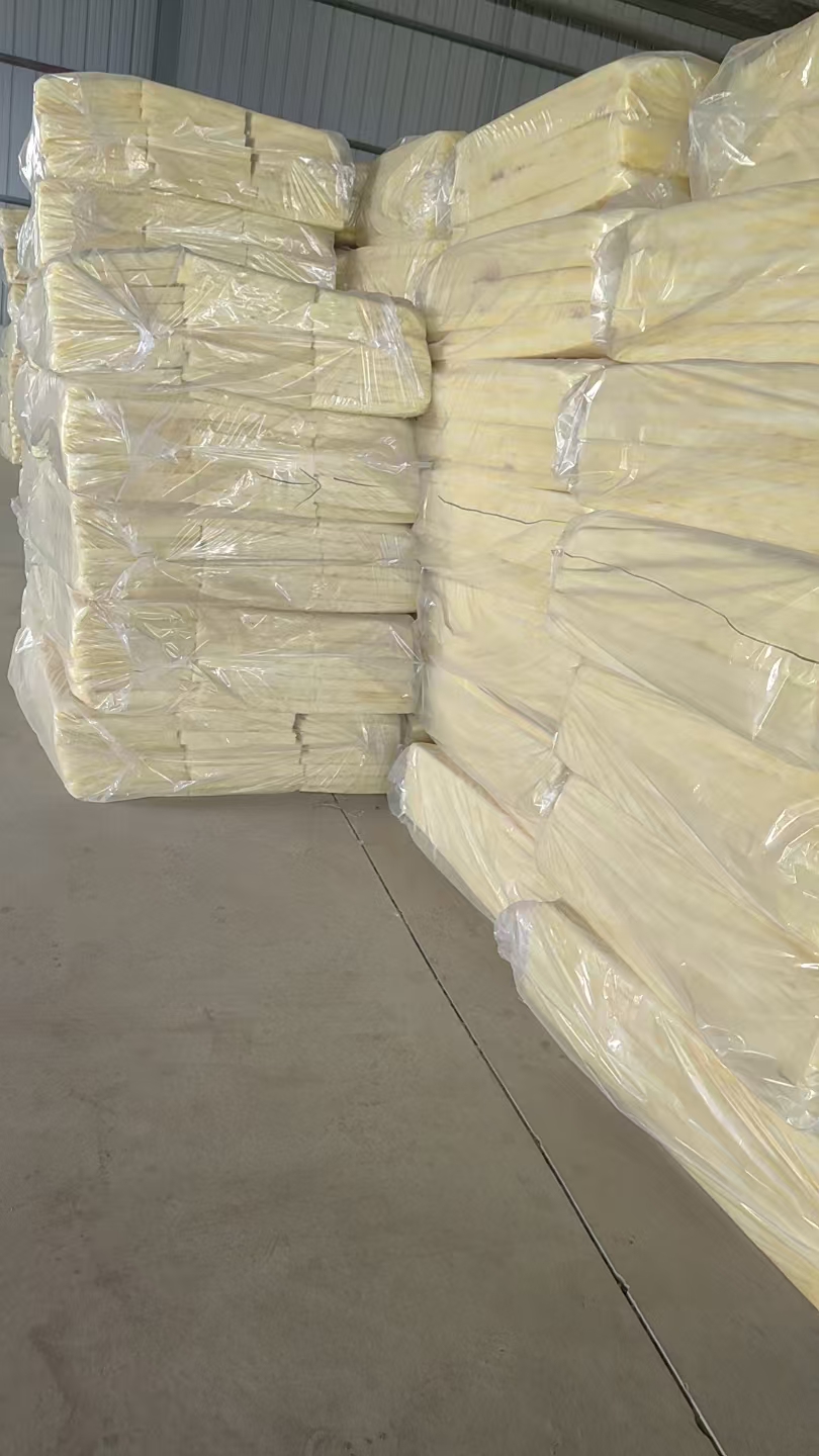 恩施普通玻璃棉板/铝箔玻璃棉卷毡厂家