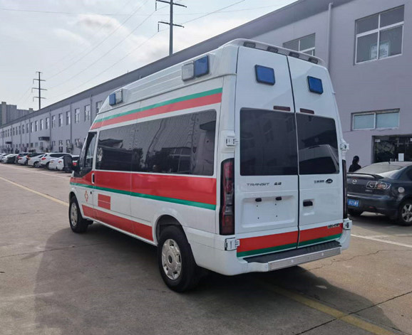 急救车服务:哈密私人长途救护车电话【3分钟出车】/今日各省市+全境派送