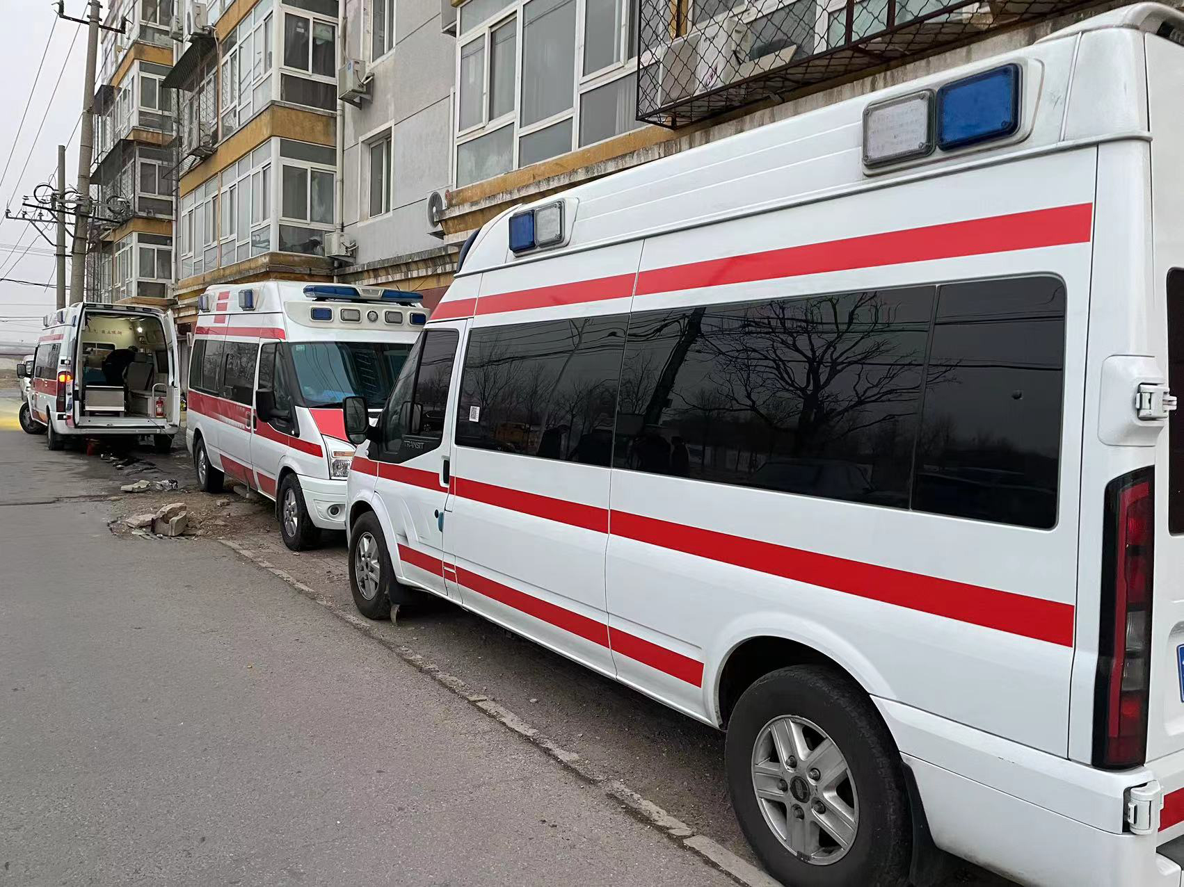 救护车出租:昆明长途ICU救护车电话【长途转院】/今日各省市+全境派送