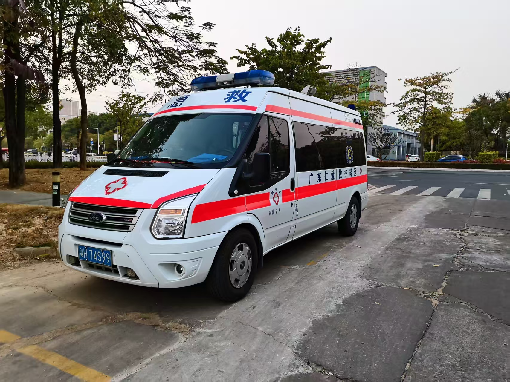 救护车转运:深圳长途跨省120救护车【危重病人的安全转运】<2026今日+一览>