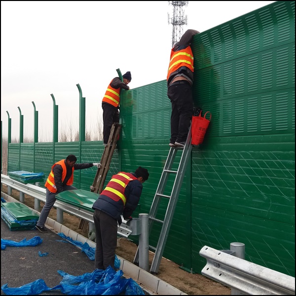 湖北荆州音屏障性价比核算:源头工厂直供 0.8mm-1.2mm 镀锌板材质屏体