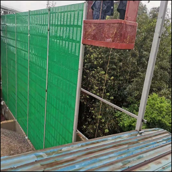 亳州隔音屏应用选型导向:推荐适用于城镇道路、学校周边的高 NRC 吸声方案