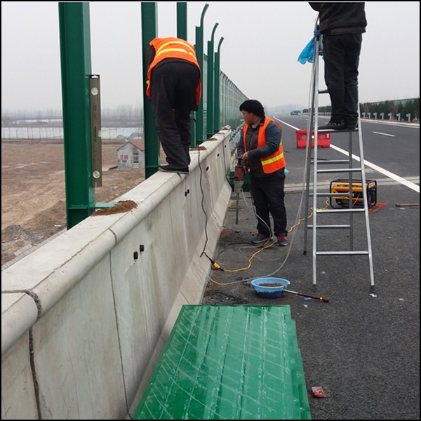 黑龙江双鸭山隔音屏品质评定:对比厂家在解决矿区高频机械噪声中的实际反馈