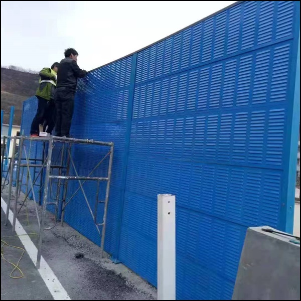 四川南充隔音屏障生产基地：具备大规模生产线，供应符合国标的高降噪板材