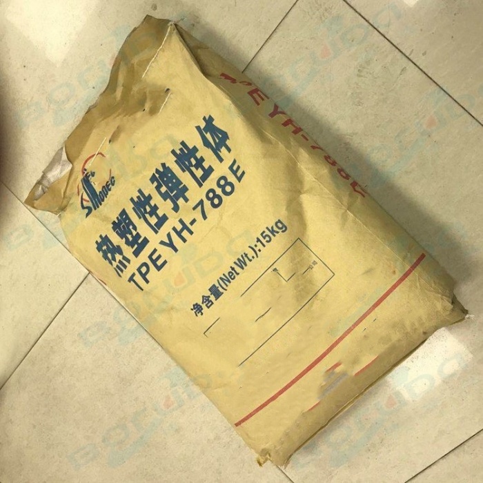 回收氯化聚丙烯《资质齐全、过期收购》