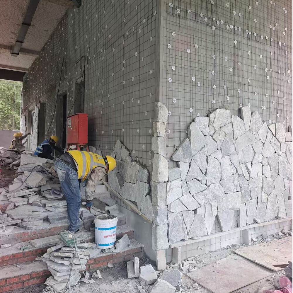 青色石板铺路乱板文化石路面铺装虎皮石板岩碎拼墙面片石