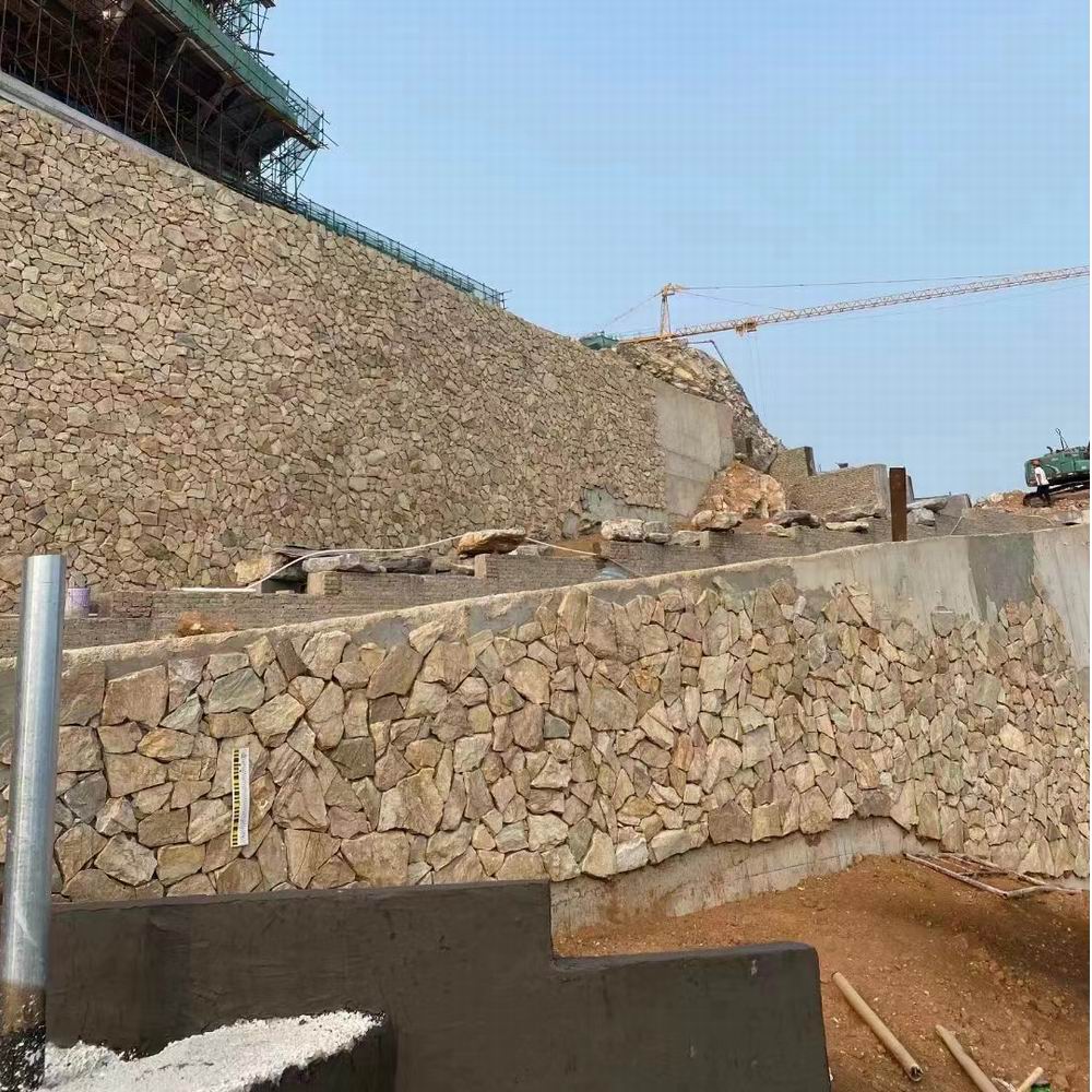 2026高性价比之选：公园景墙粉石英碎拼石厂家排名解读